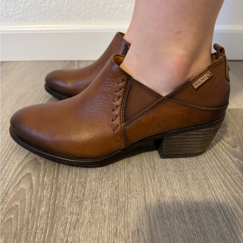 NWOT Pikolinos Baqueira Leather Ankle Boots Size 38